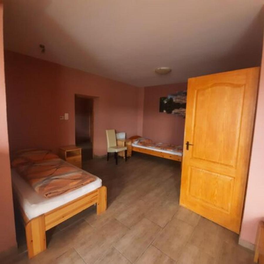 Hotel Ikszt Vendeghaz Dávod Zewnętrze zdjęcie