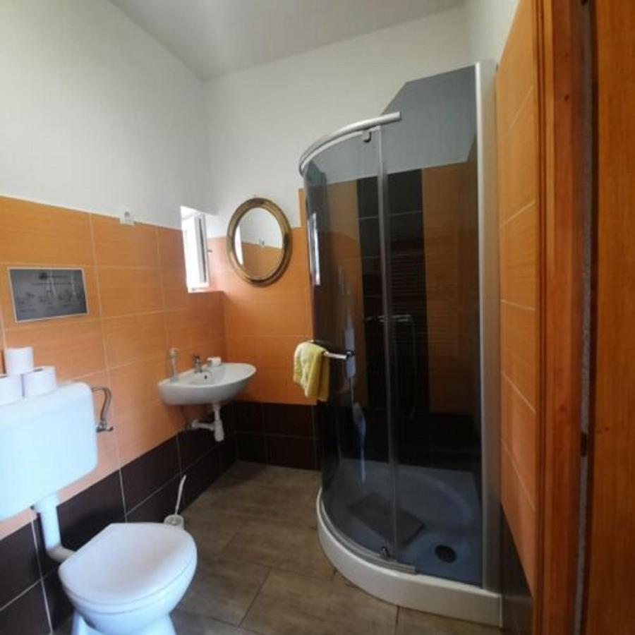 Hotel Ikszt Vendeghaz Dávod Zewnętrze zdjęcie